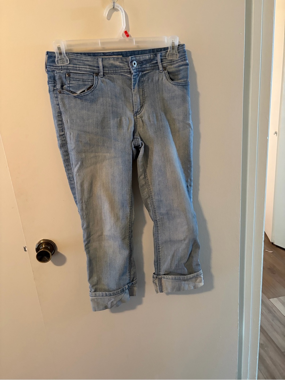 Chico's Light Blue Cropped Capris with Cuffed Hem
